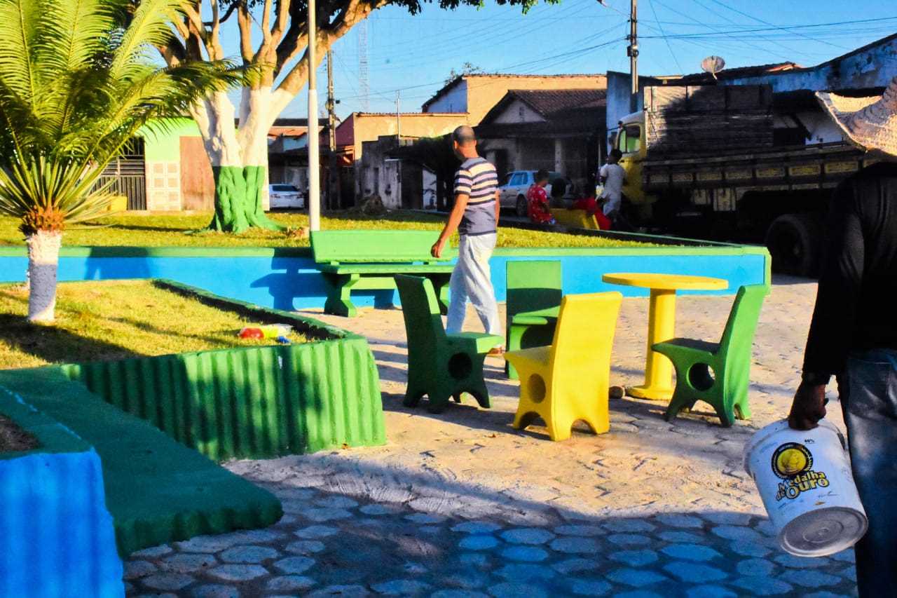 Camacã: Projeto Cidade Limpa é Mais Bonita revitaliza a Praça da Matriz em São João do Panelinha